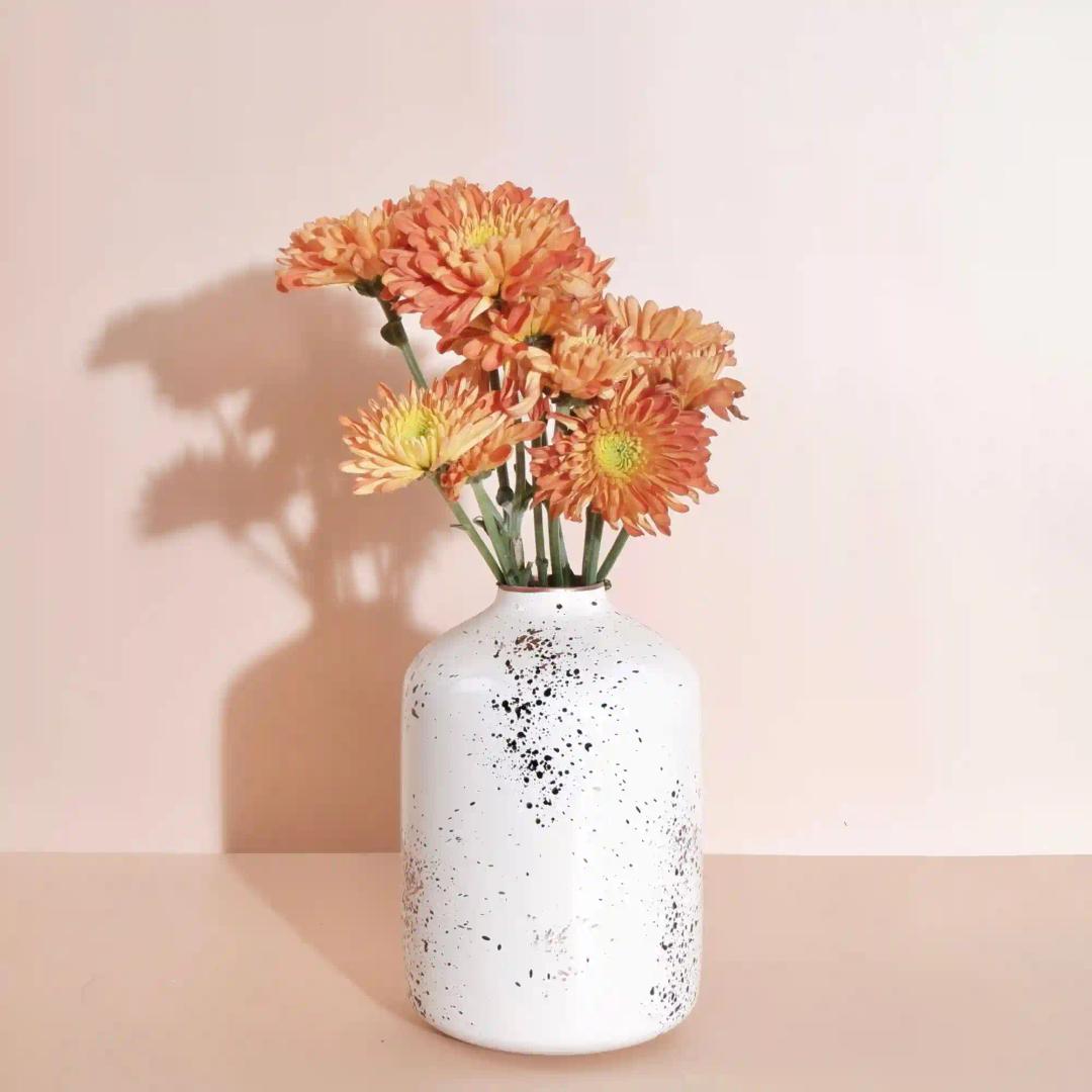 Behoma Metal Flower Vase for Home Decor Bedroom Living Room Office Wedding | Table Decorative Item for Festivals Birthday Off White 1Pcs (10.5 x 15.7 CM) (Flower not Included)